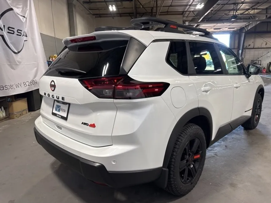 2026 Nissan Rogue SV photo 1