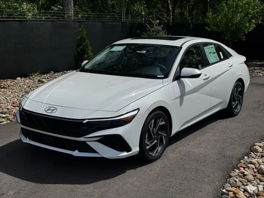 2025 Hyundai Elantra Hybrid Limited photo 1