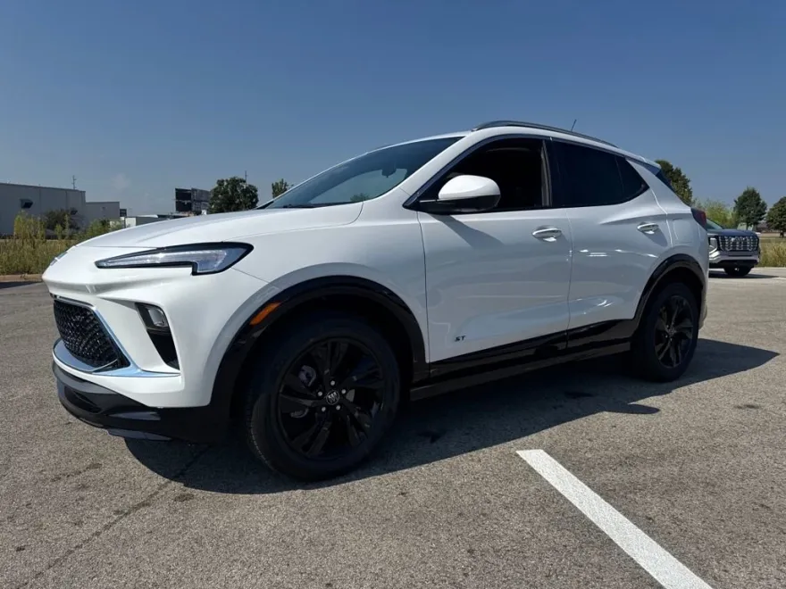 2026 Buick Encore GX Sport Touring photo 1