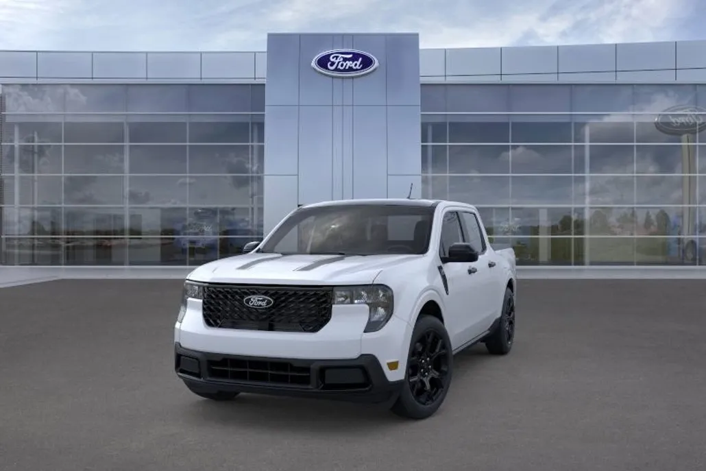 2025 Ford Maverick XLT photo 1