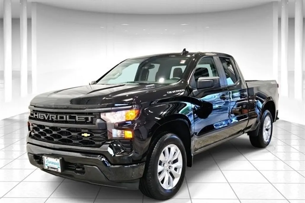 2024 Chevrolet Silverado 1500 Custom photo 1