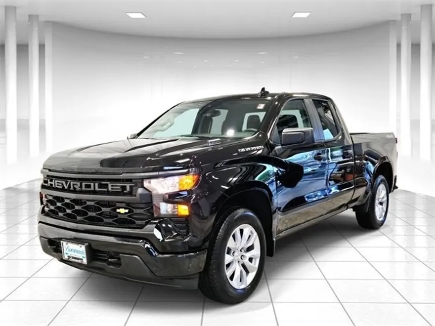 2024 Chevrolet Silverado 1500 Custom photo 1
