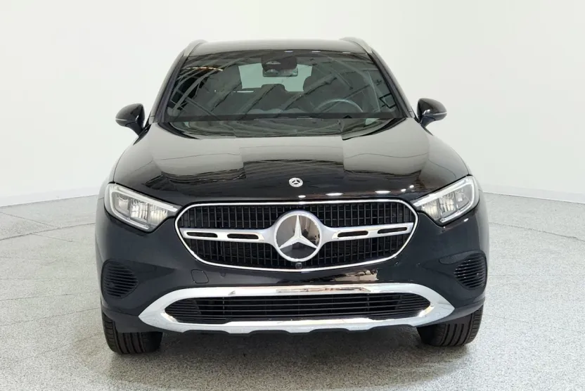 2025 Mercedes Benz GLC 300 photo 1