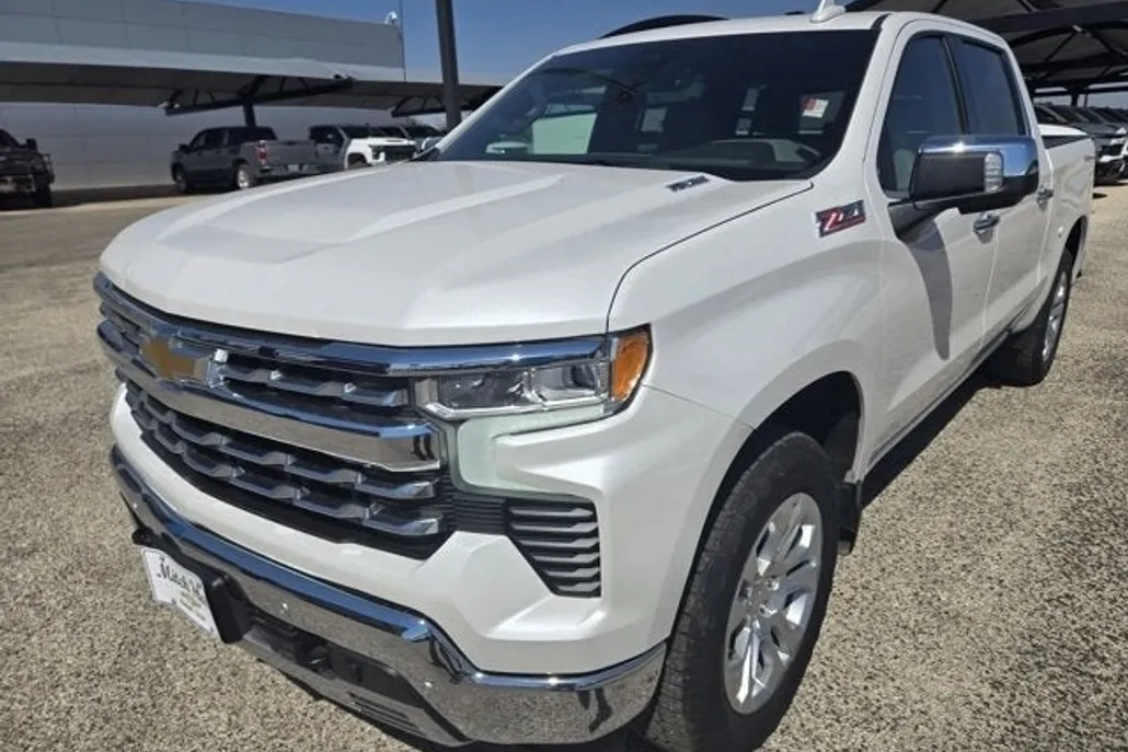 2024 Chevrolet Silverado 1500 LTZ photo 1