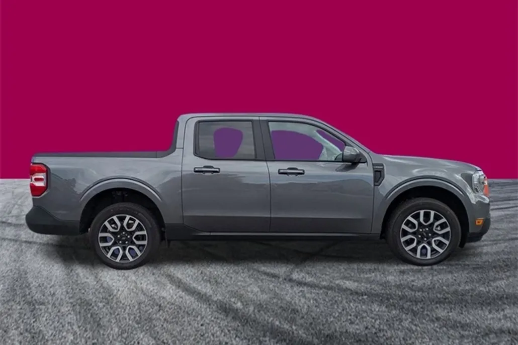 2023 Ford Maverick Lariat photo 1