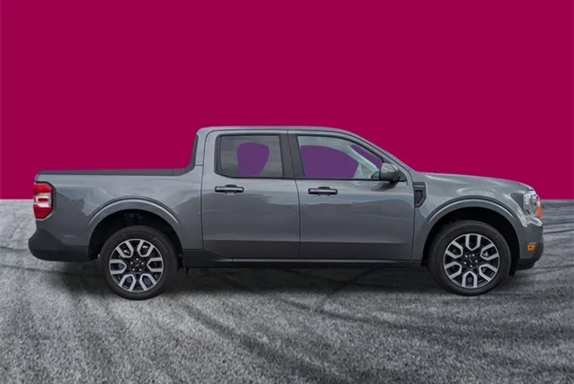 2023 Ford Maverick Lariat photo 1