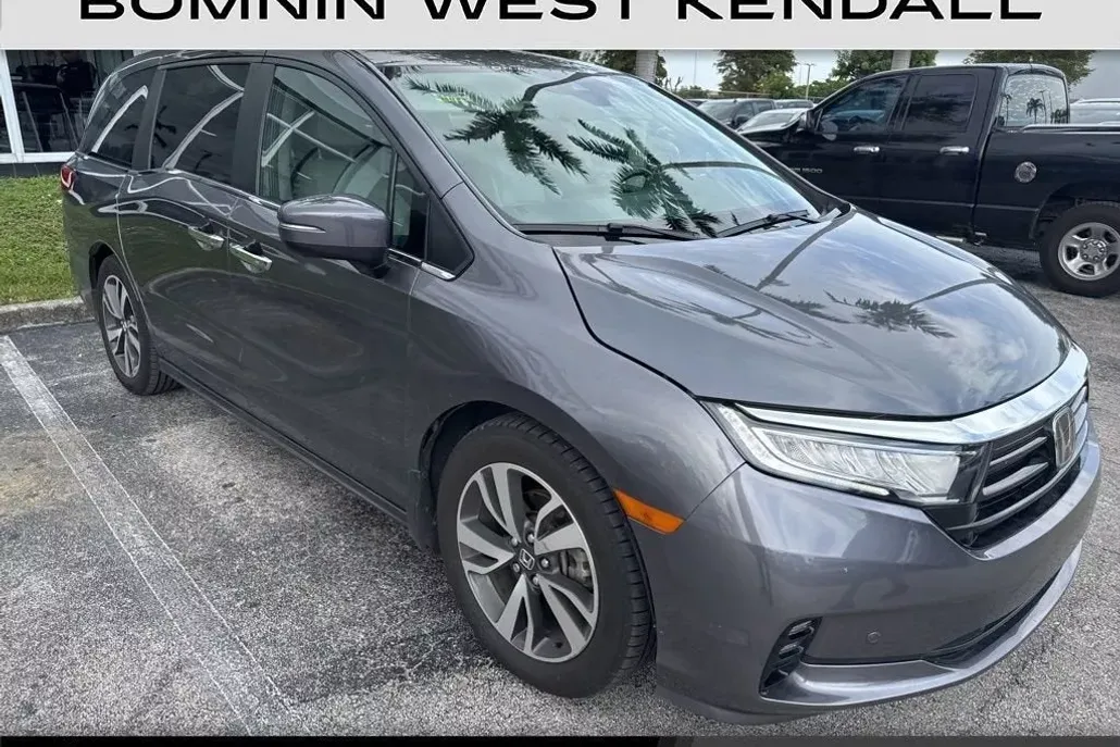 2021 Honda Odyssey Touring photo 1