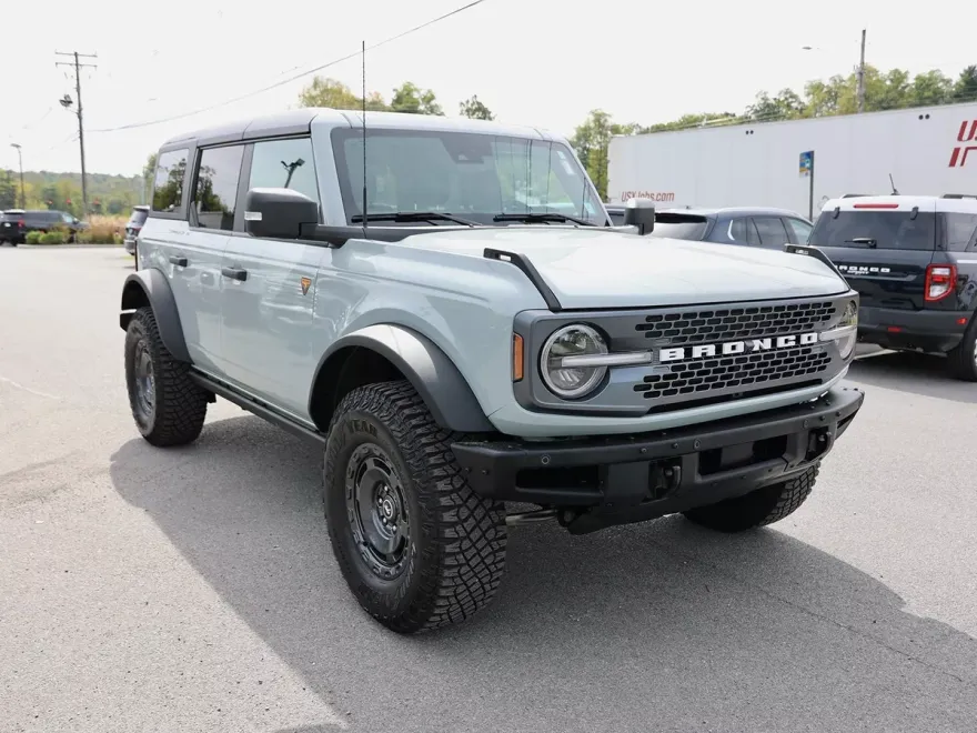 2024 Ford Bronco Badlands photo 1