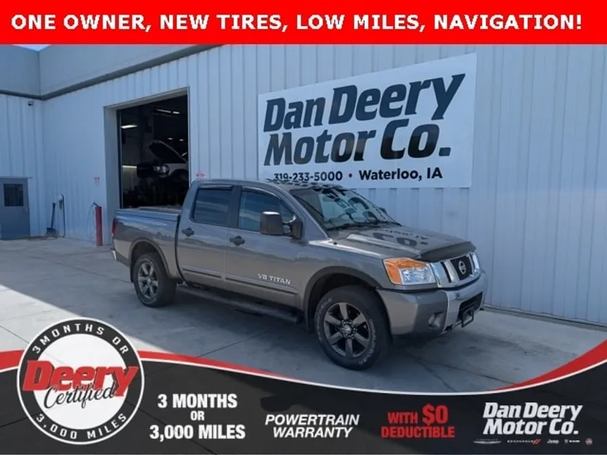 2015 Nissan Titan SV photo 1