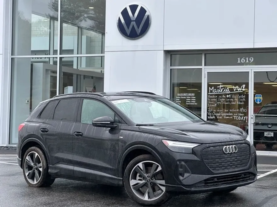 2024 Audi Q4 E-tron Premium photo 1