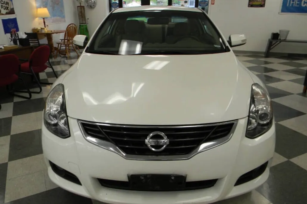2011 Nissan Altima 2.5 S photo 1
