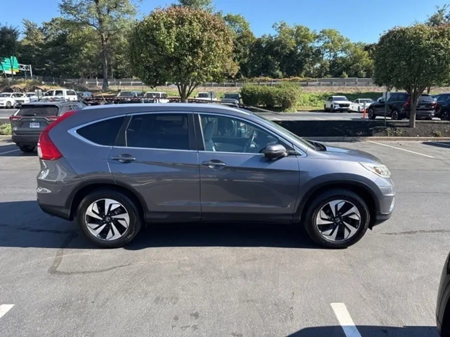 2016 Honda CR-V Touring photo 1