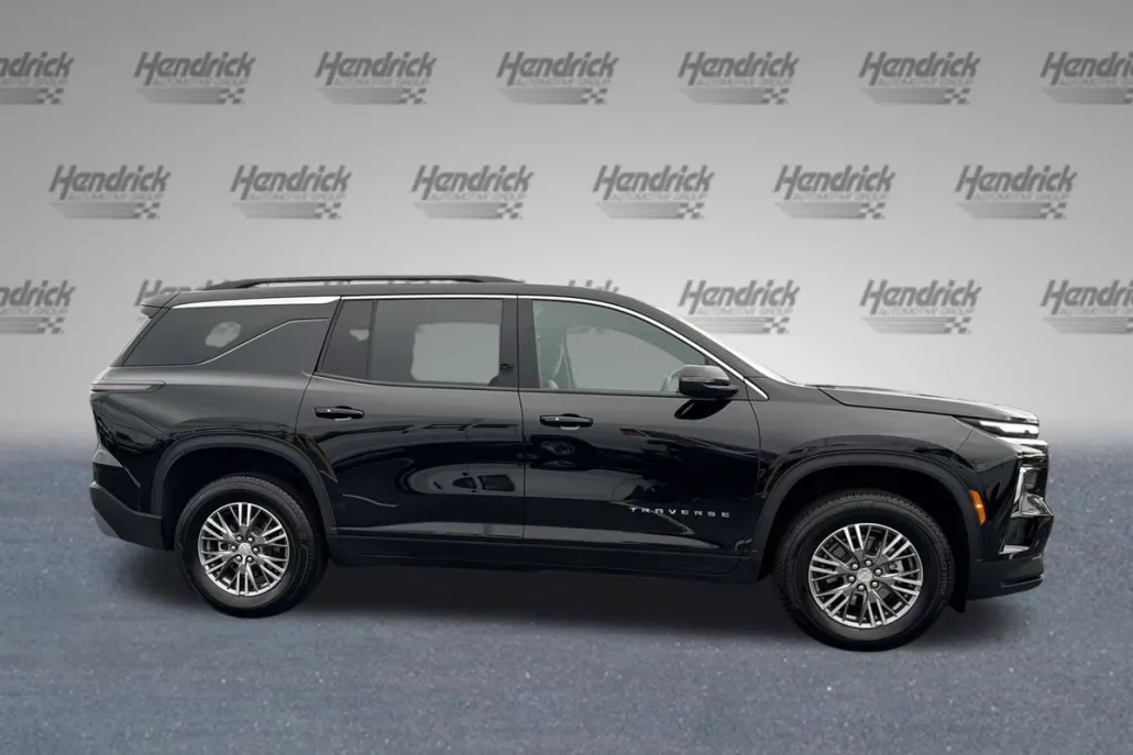2025 Chevrolet Traverse photo 1