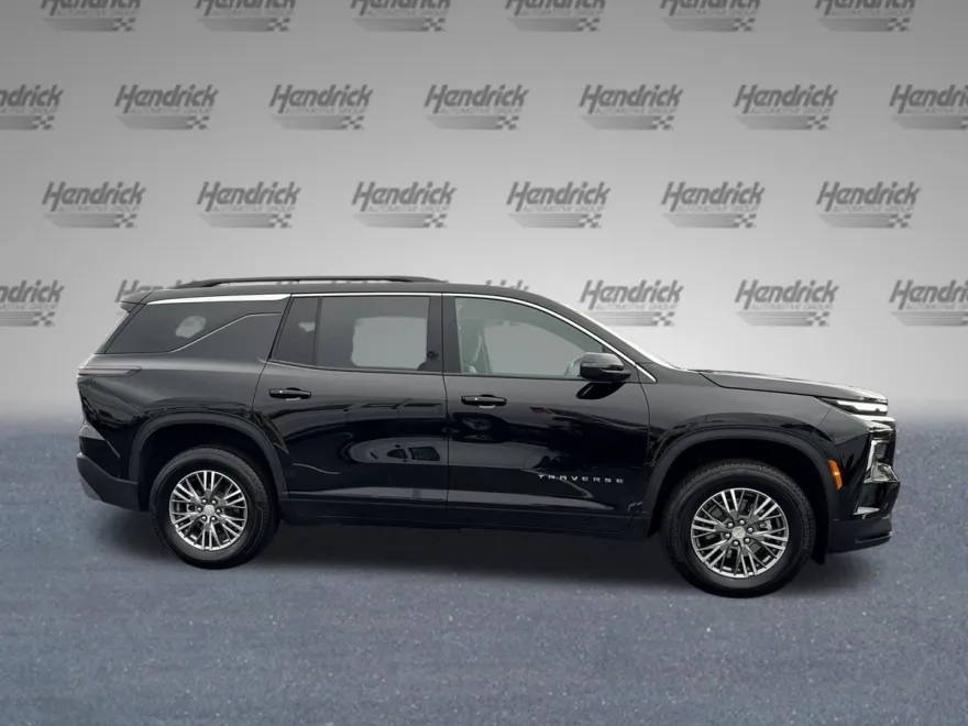 2025 Chevrolet Traverse photo 1