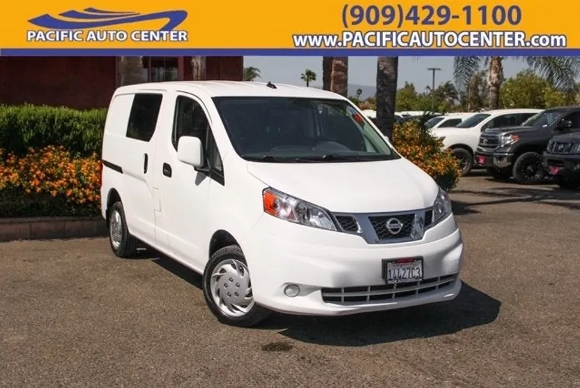 2020 Nissan NV200 SV photo 1