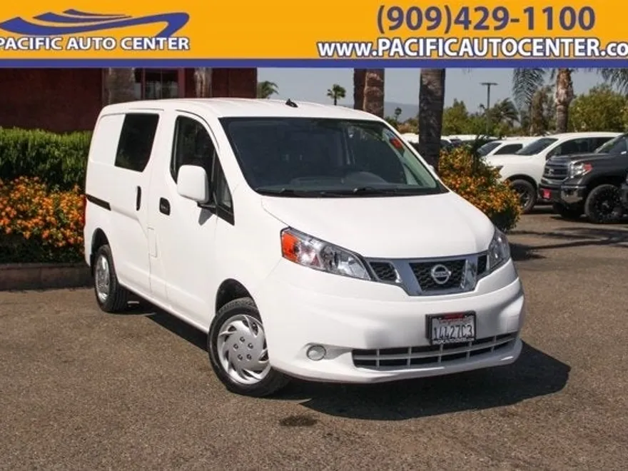 2020 Nissan NV200 SV photo 1