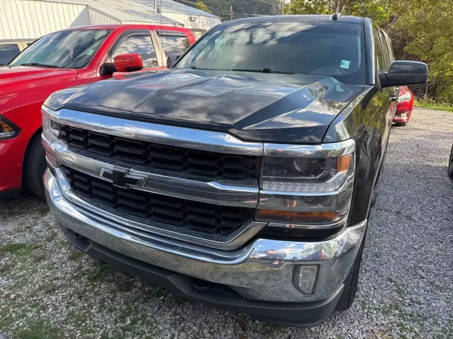 2018 Chevrolet Silverado 1500 LT photo 1