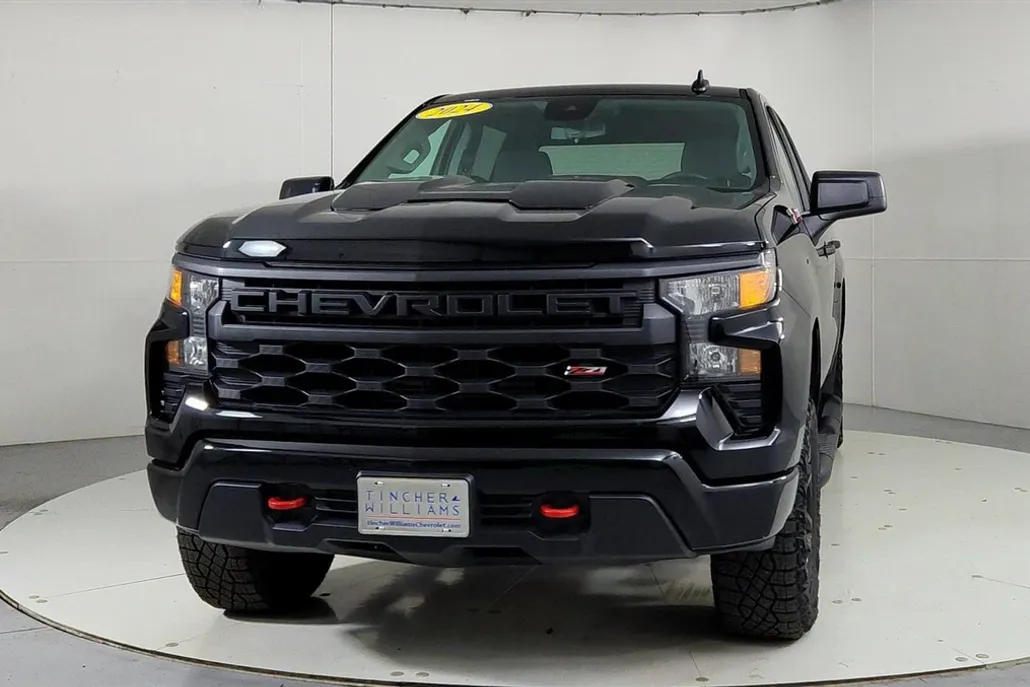 2024 Chevrolet Silverado 1500 Custom Trail Boss photo 1