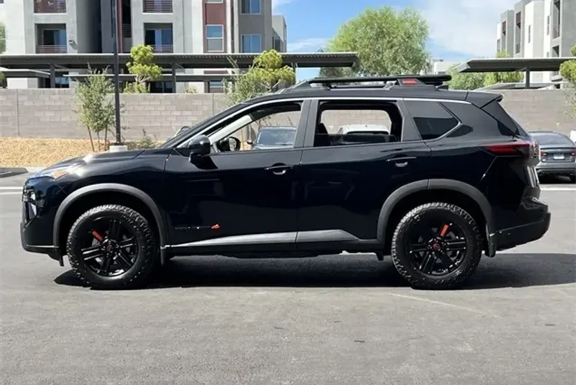 2026 Nissan Rogue SV photo 1