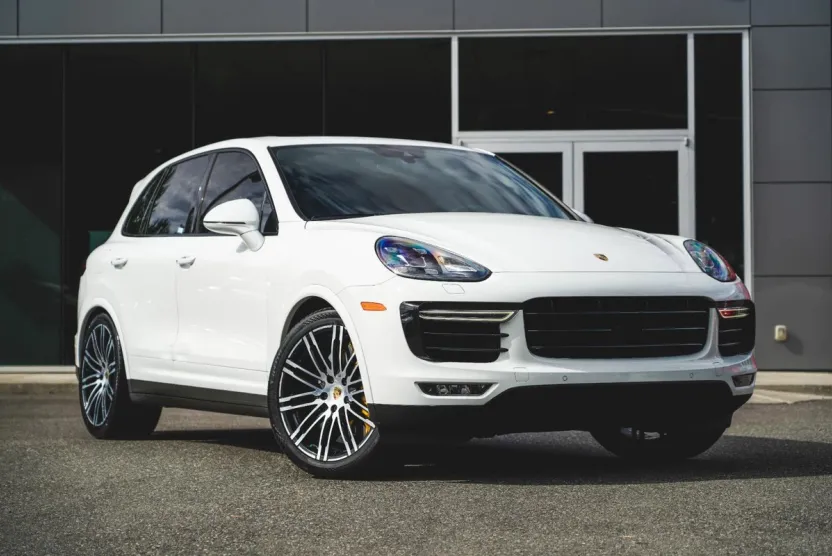 2016 Porsche Cayenne Turbo photo 1