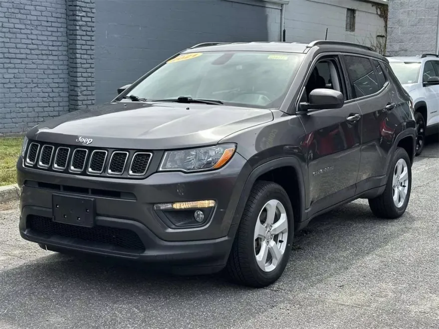2021 Jeep Compass Latitude photo 1