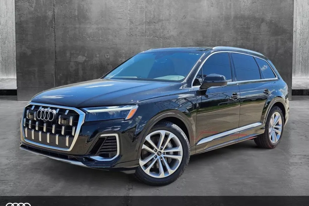 2025 Audi Q7 55 Premium Plus photo 1