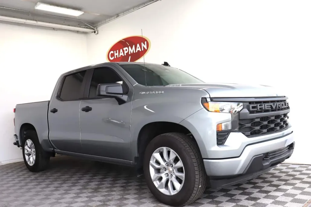 2025 Chevrolet Silverado 1500 Custom photo 1