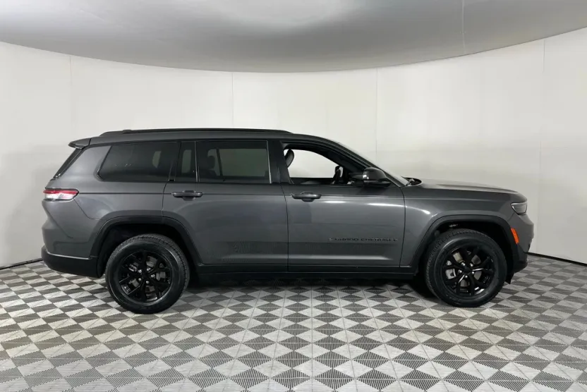 2024 Jeep Grand Cherokee Altitude photo 1