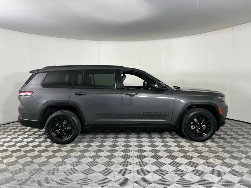 2024 Jeep Grand Cherokee Altitude photo 1