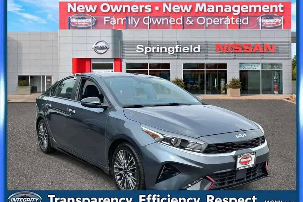2023 Kia Forte GT-Line photo 1