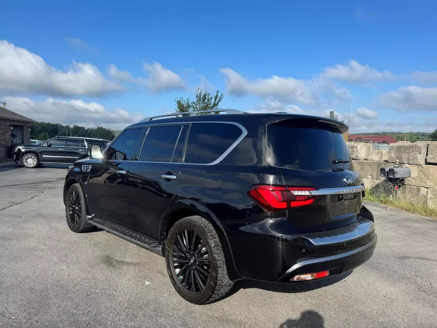 2019 Infiniti QX80 Limited photo 1