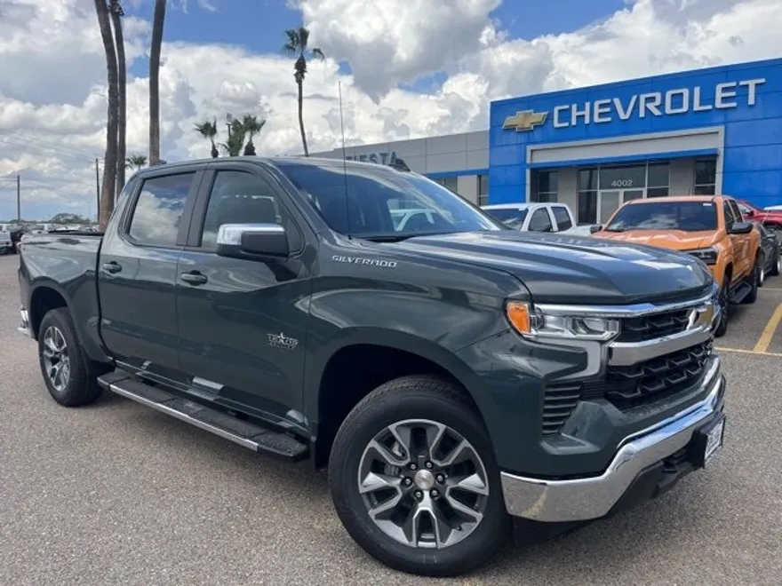 2026 Chevrolet Silverado 1500 LT photo 1