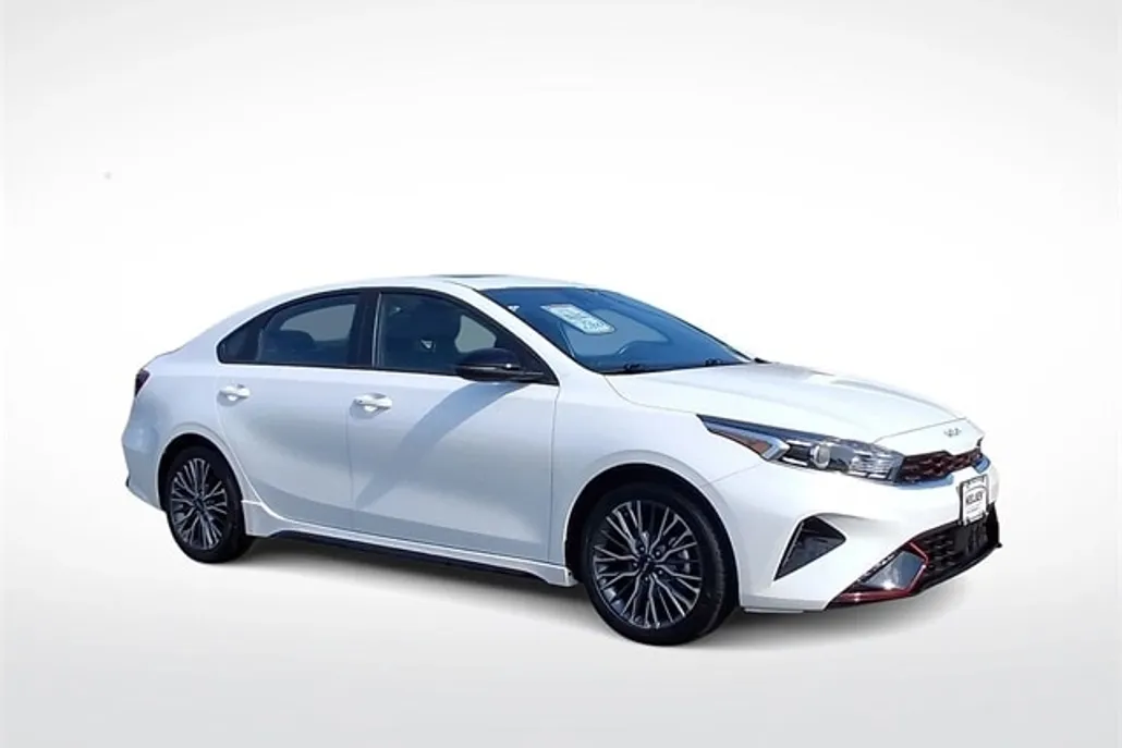 2024 Kia Forte GT-Line photo 1