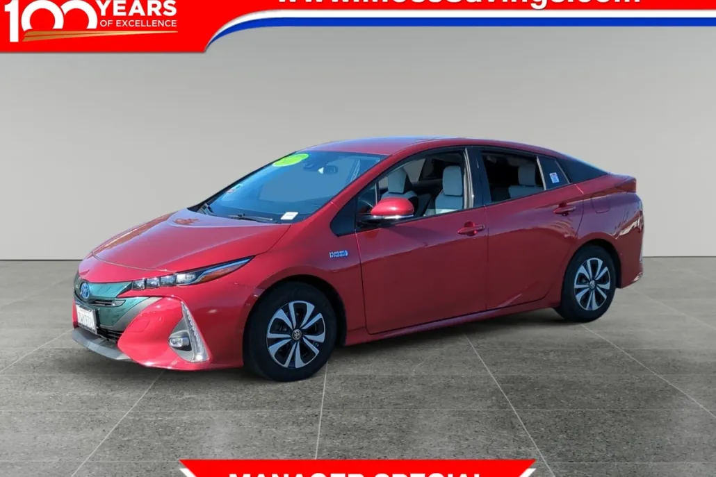 2017 Toyota Prius Prime Advanced photo 1