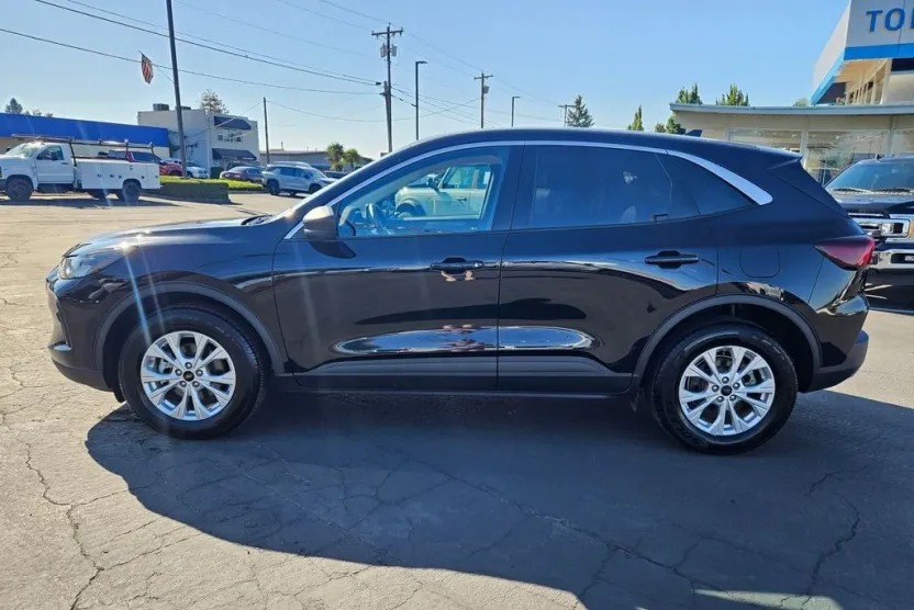 2023 Ford Escape Active photo 1