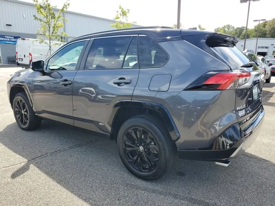 2022 Toyota RAV4 Hybrid XSE photo 1