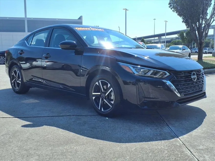 2024 Nissan Sentra SV photo 1