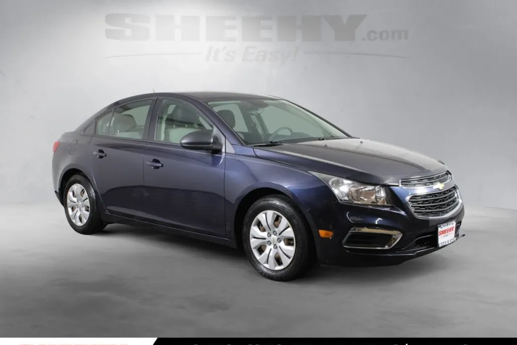 2016 Chevrolet Cruze LS photo 1
