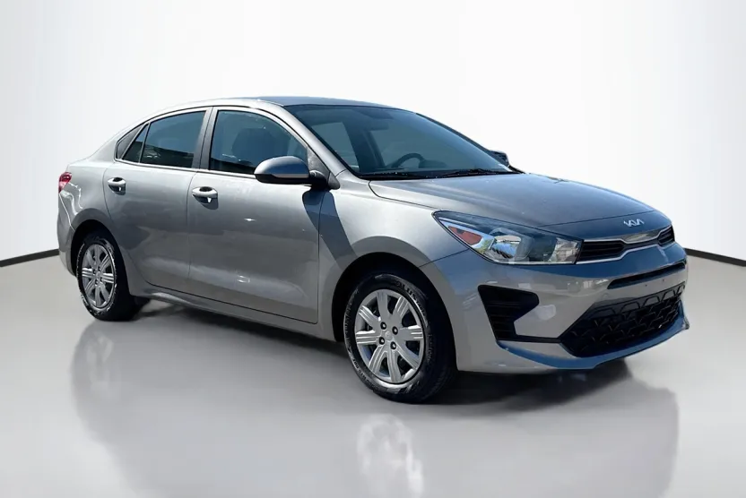 2022 Kia Rio S photo 1