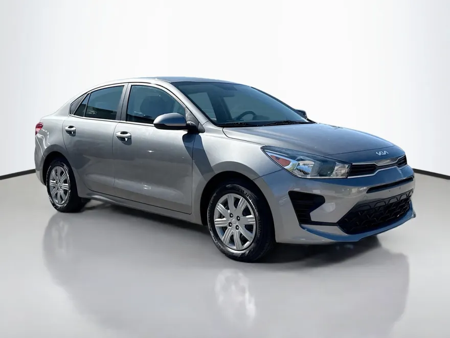 2022 Kia Rio S photo 1