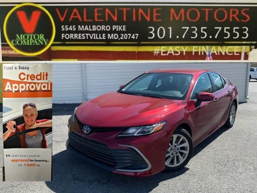 2022 Toyota Camry LE photo 1