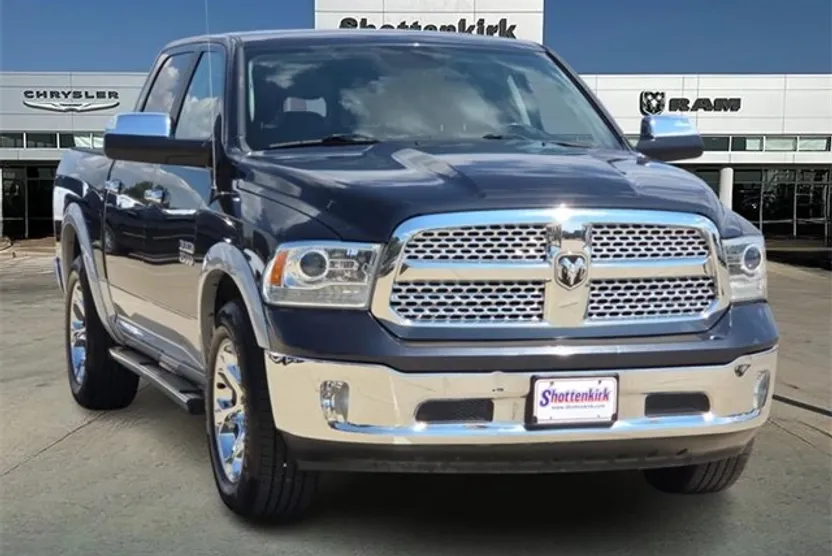 2016 Ram 1500 Laramie photo 1