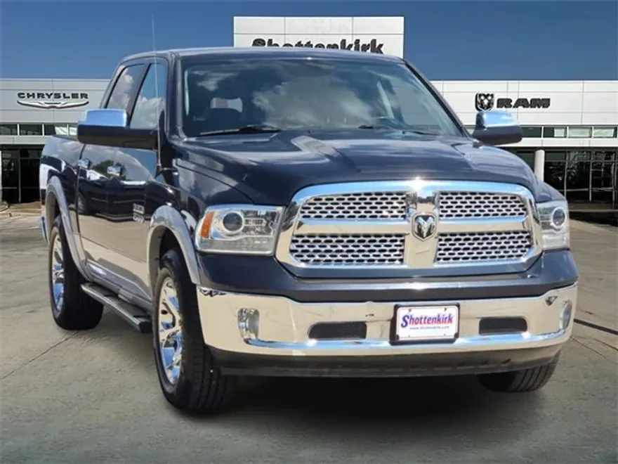 2016 Ram 1500 Laramie photo 1
