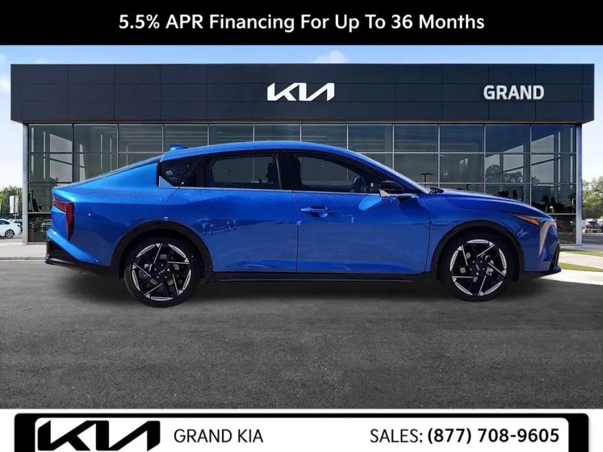 2025 Kia K4 GT-Line photo 1
