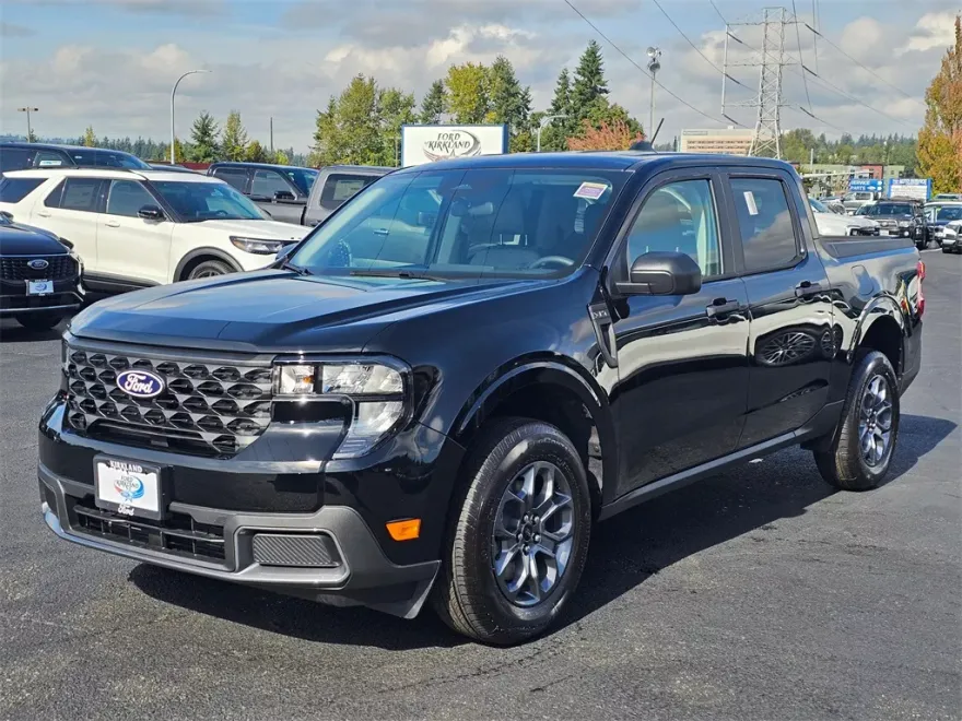 2025 Ford Maverick XLT photo 1