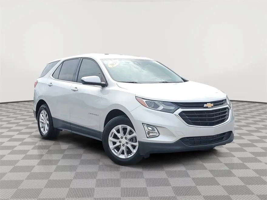 2020 Chevrolet Equinox LT photo 1