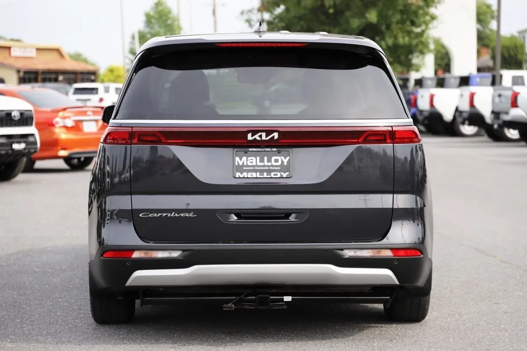 2022 Kia Carnival LXS photo 1