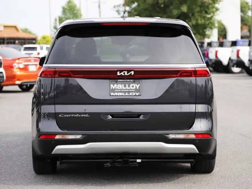 2022 Kia Carnival LXS photo 1