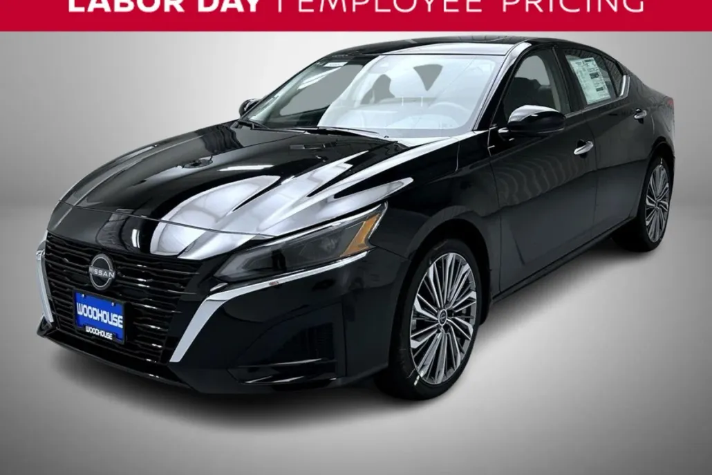 2025 Nissan Altima 2.5 SL photo 1