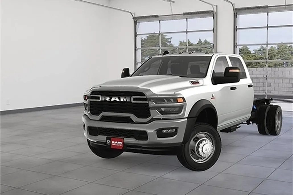 2025 Ram 5500 Tradesman photo 1